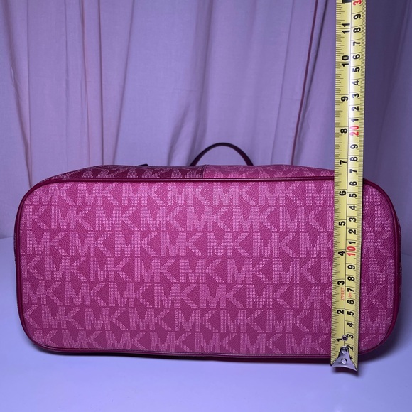 COPY - NWT Michael Kors Jet Set Mulberry Carry-All Tote - Picture 10 of 11